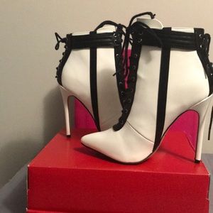 Shoe dazzle heeled boots